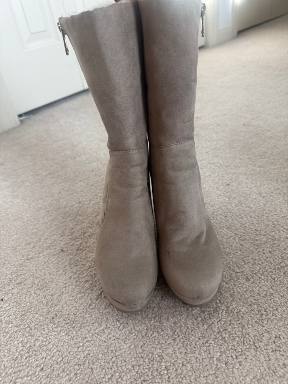 Juicy Couture Taupe Sherpa Lined Mid-Calf Boots Size 6.5 Cozy Winter Zip
